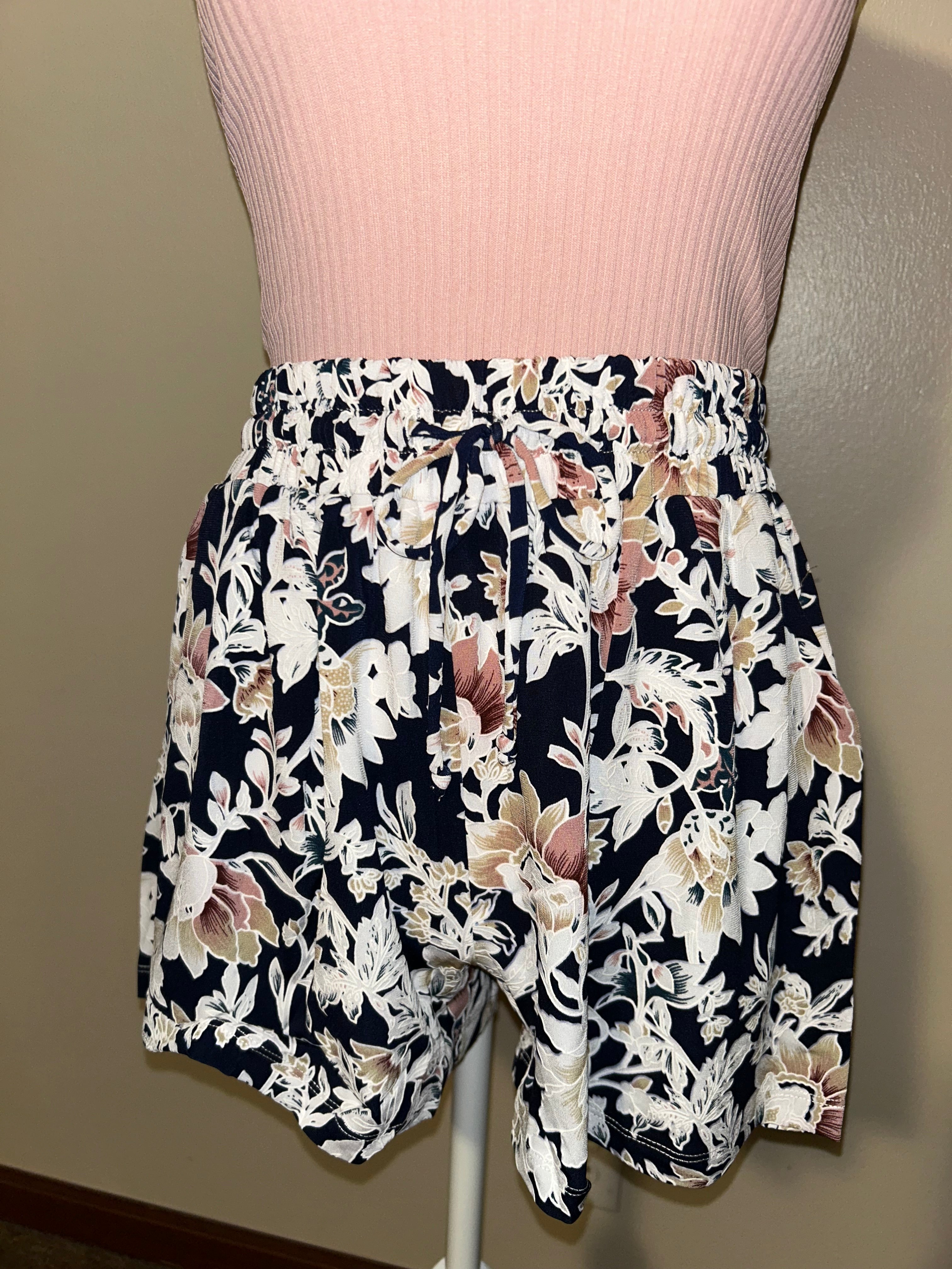 Floral Printed Shorts with pockets